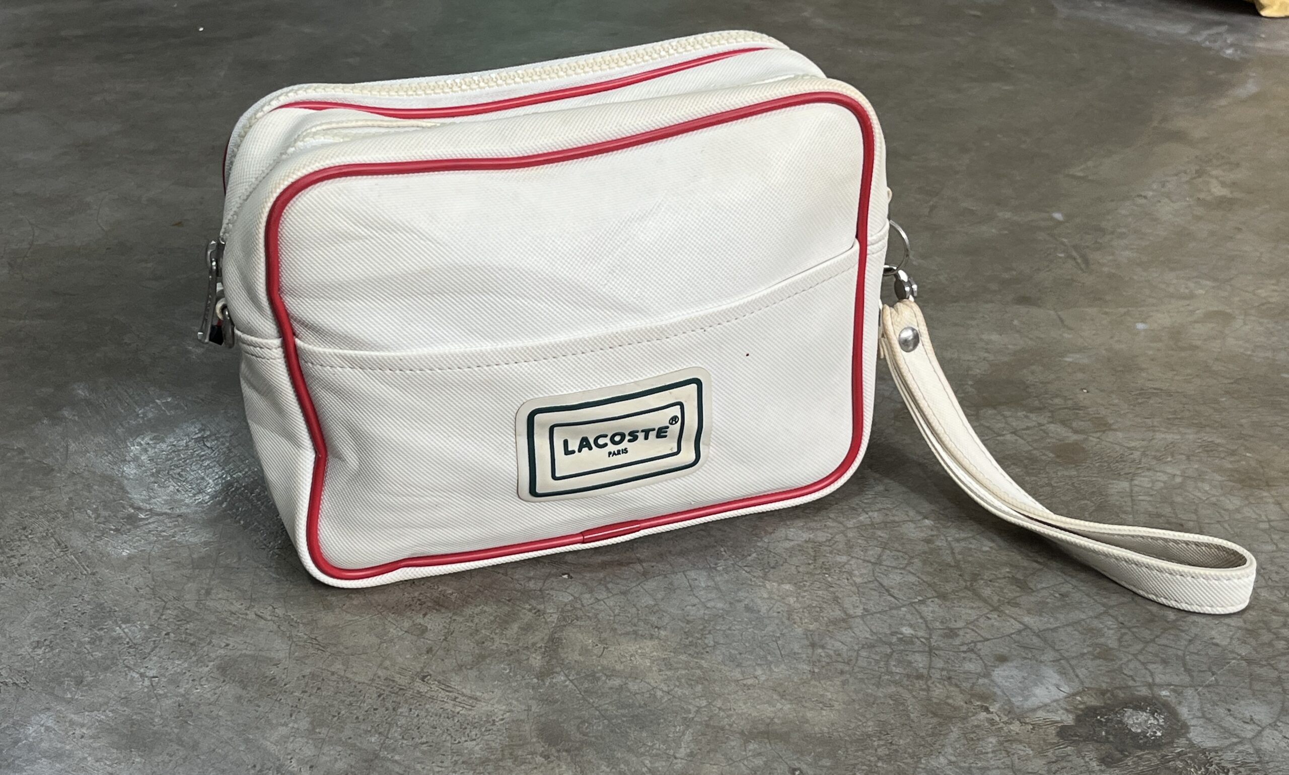 Rare Lacoste trousee toilette bag - Image 3