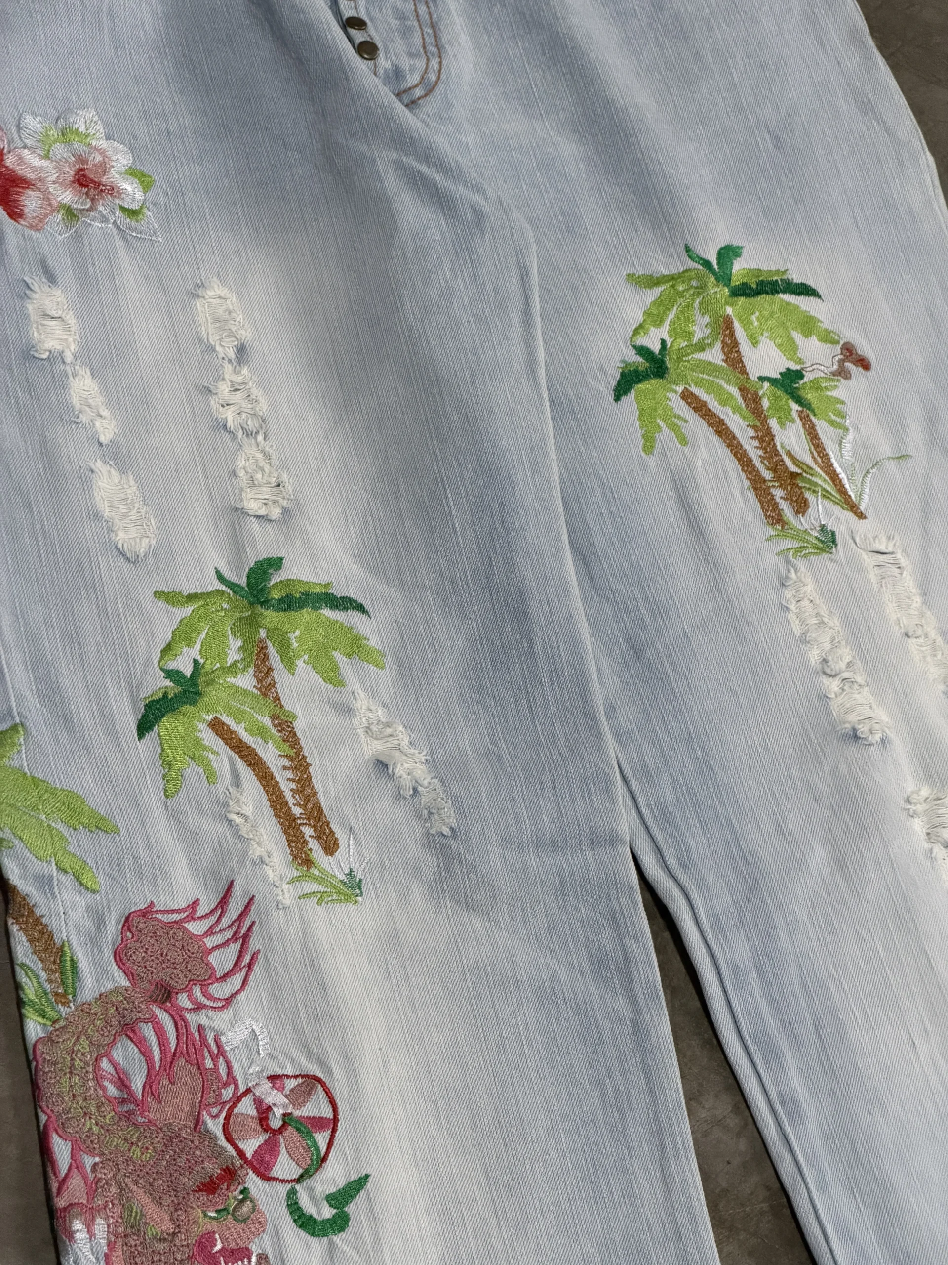 Jill Fierely embroidered torn basic straight fit denim - Image 4